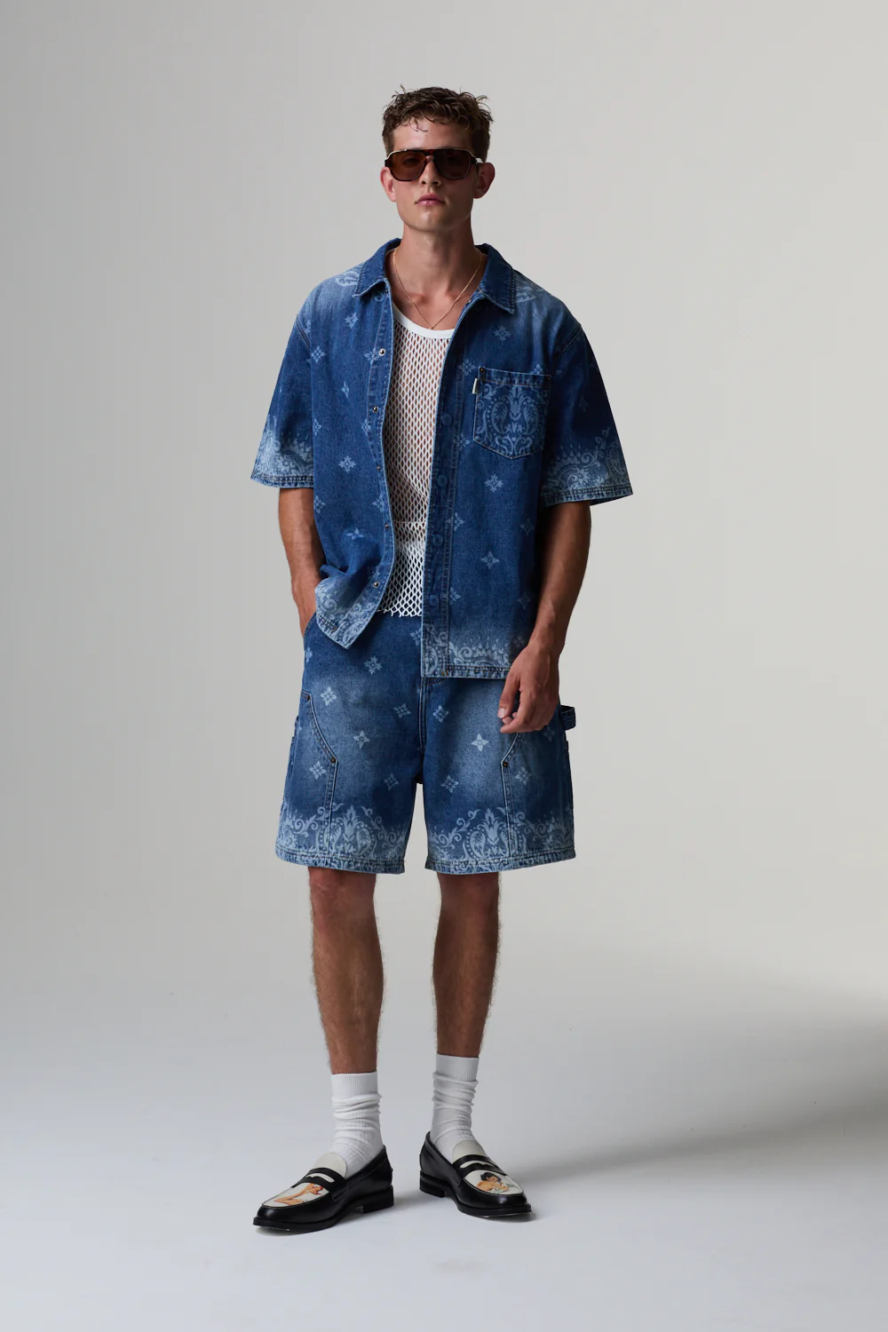 LASER PRINT DENIM SHORT - Image 2